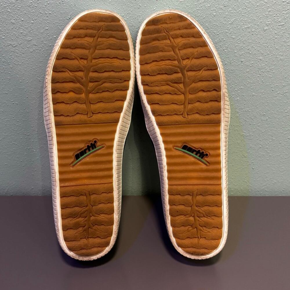 Earth Denim Blue Perforated Slip-On Sneakers Size 7.5 Laser Cut Floral Detail - Picture 6 of 8